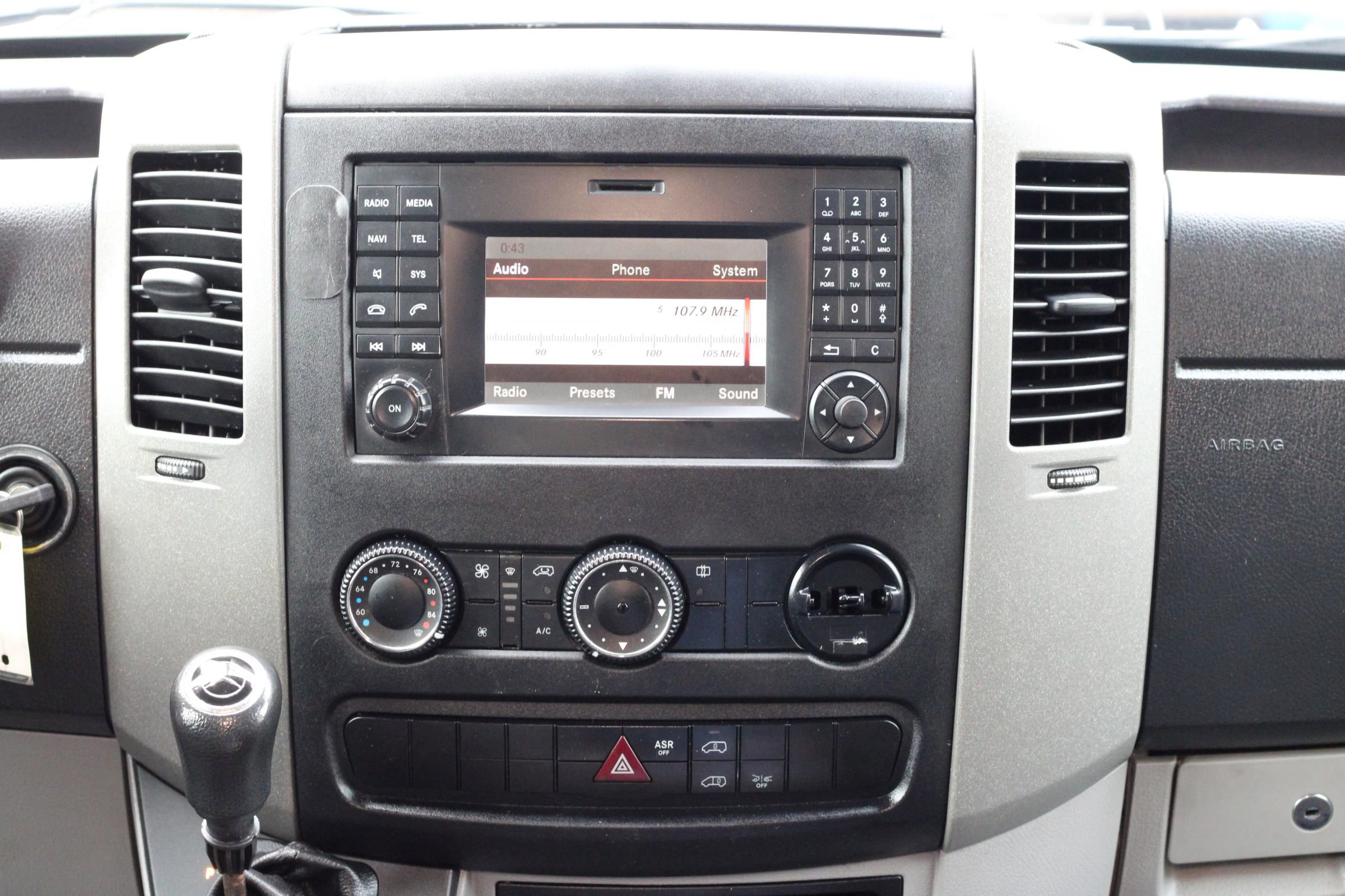 Used 2018 Mercedes-Benz Sprinter 2500 image 15