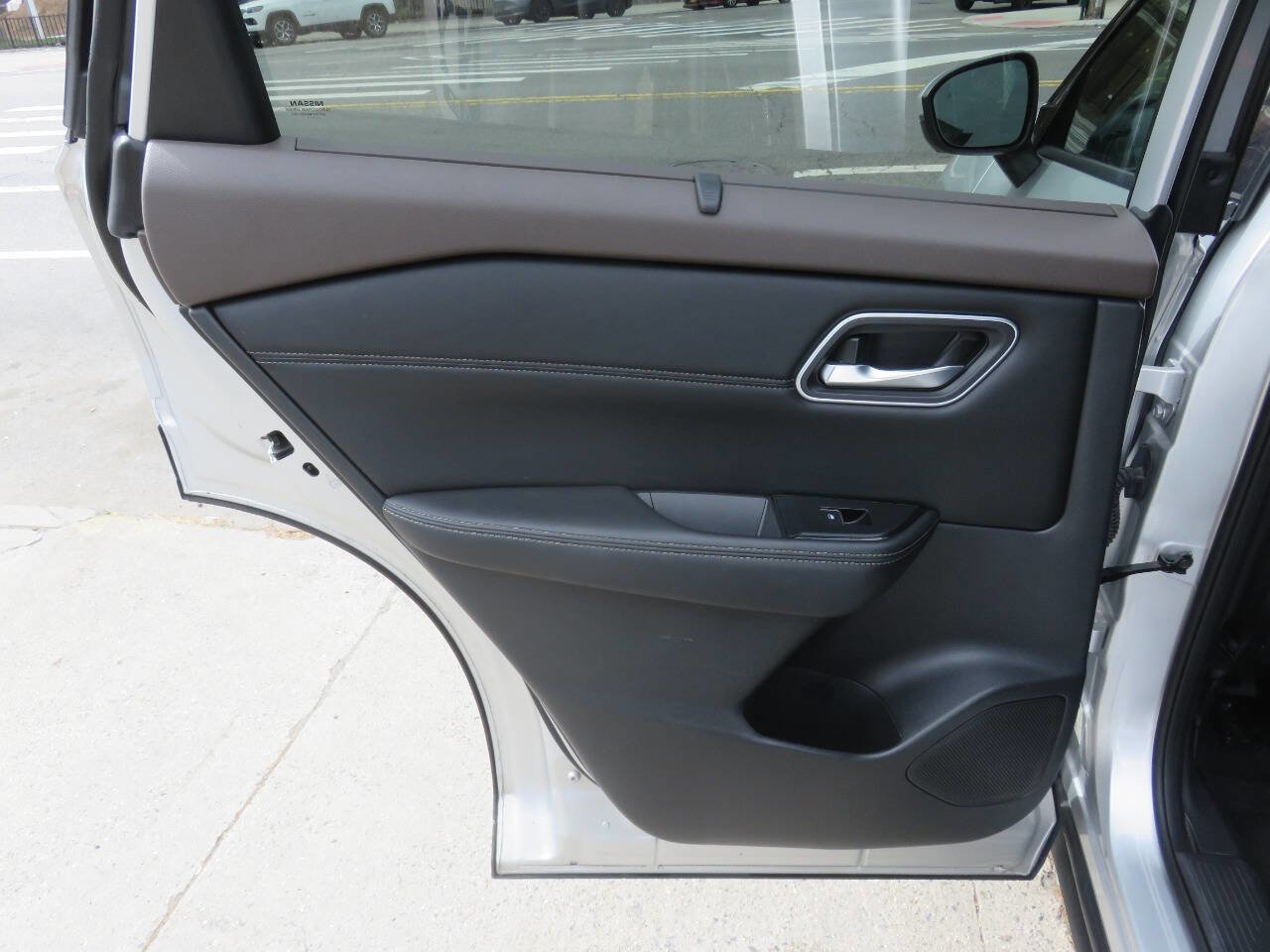 Used 2021 Nissan Rogue SL image 30