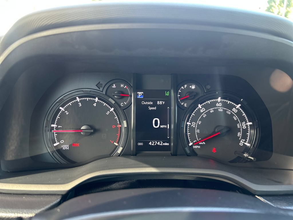 Certified 2023 Toyota 4Runner SR5 AWD/4WD image 18