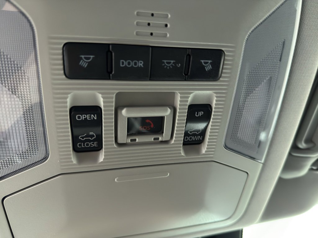 Used 2025 Toyota RAV4 XLE Premium image 23