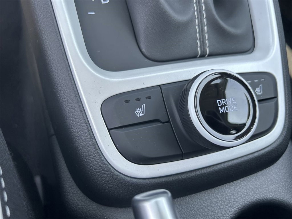 New 2025 Hyundai Venue Limited image 8