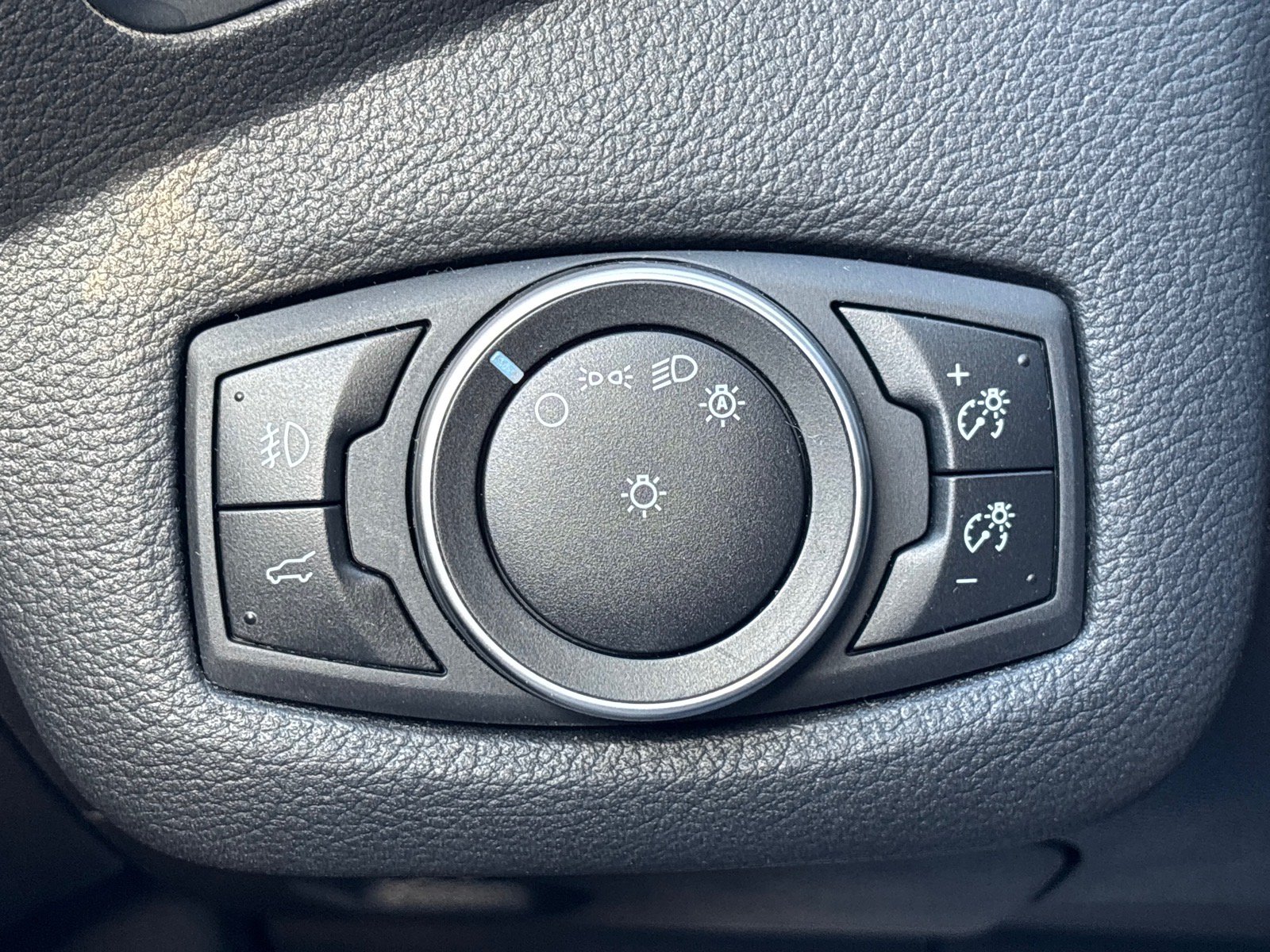 Used 2018 Ford Escape SE AWD/4WD image 22
