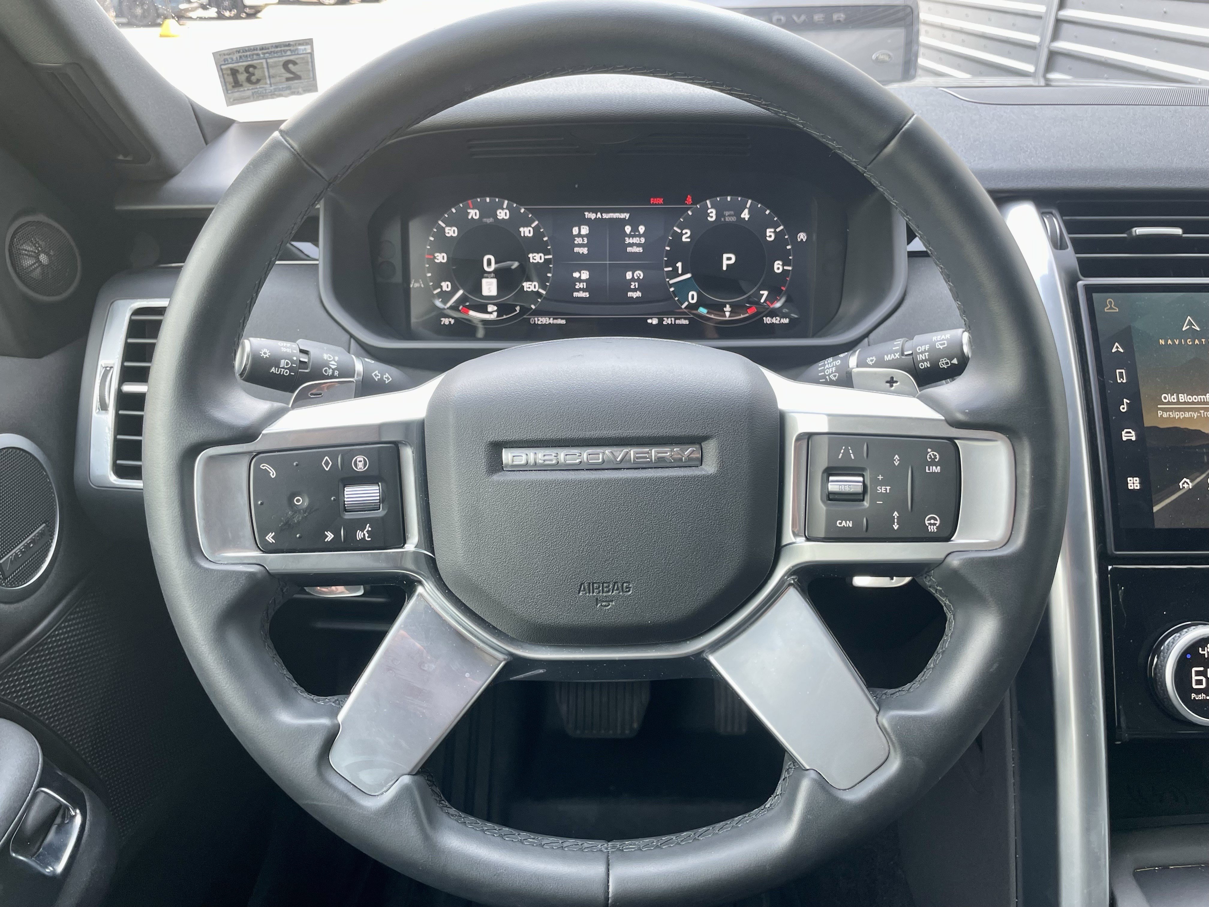 Used 2025 Land Rover Discovery S AWD/4WD image 21