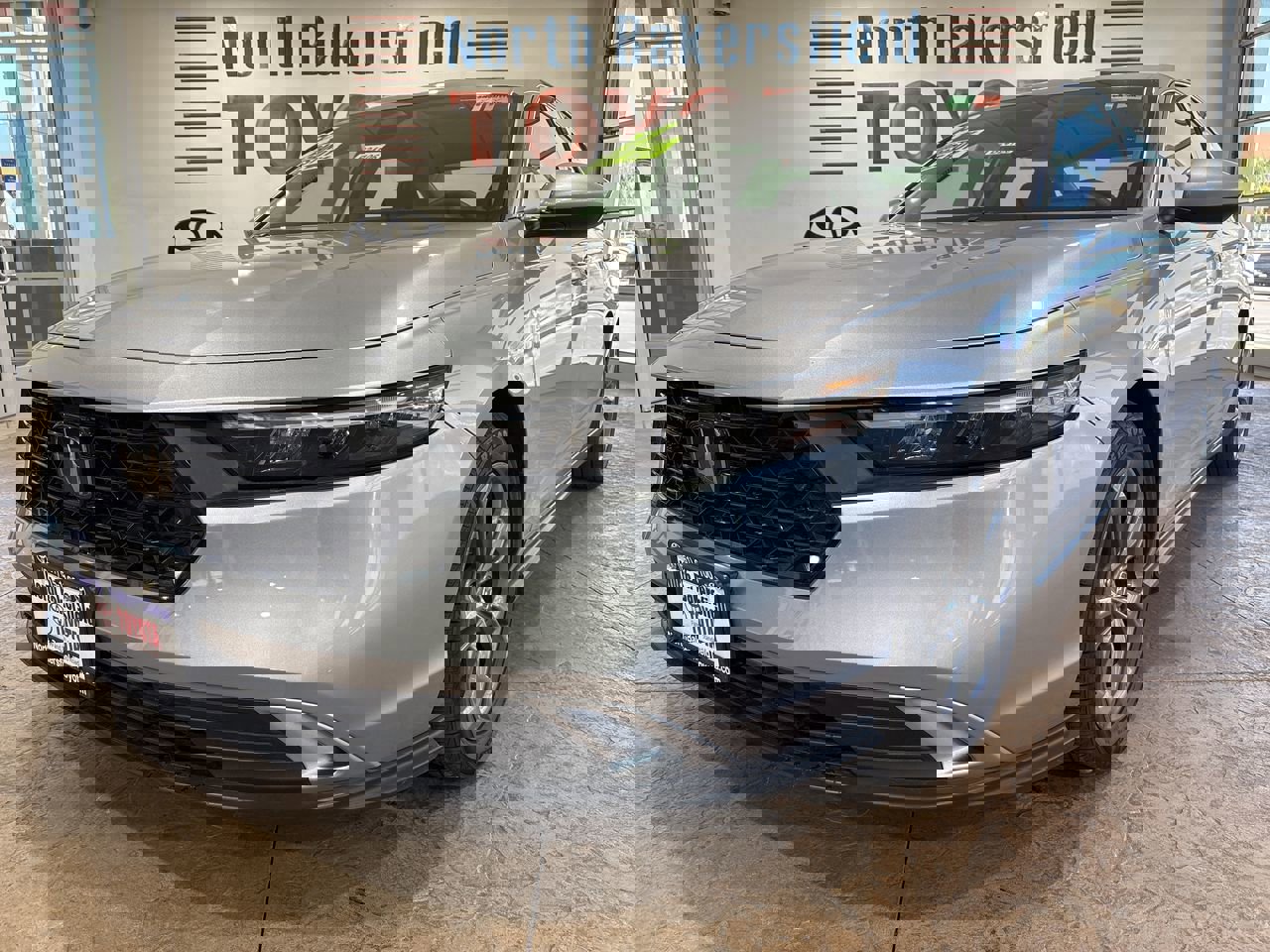 Used 2023 Honda Accord EX image 6