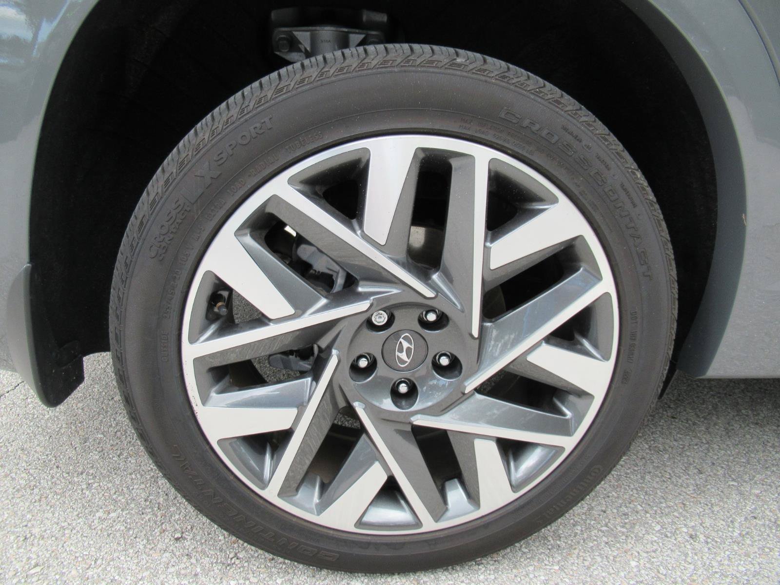 Used 2023 Hyundai Santa Fe Calligraphy FWD image 7