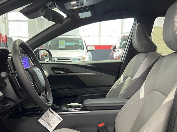 New 2026 Toyota Camry SE FWD image 12