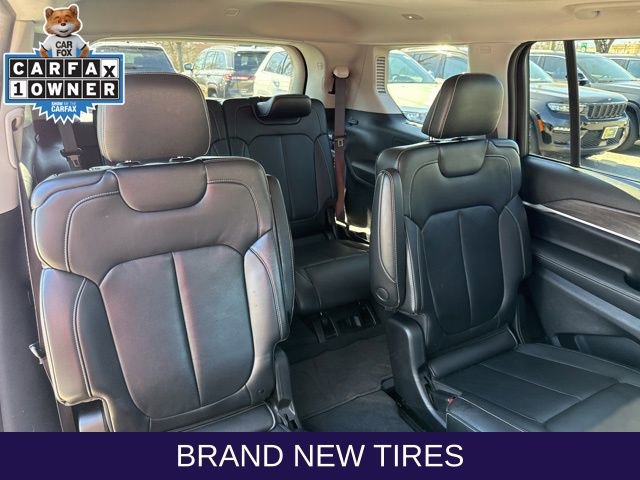 Used 2023 Jeep Grand Cherokee L Limited w/ Black Appearance Package image 26