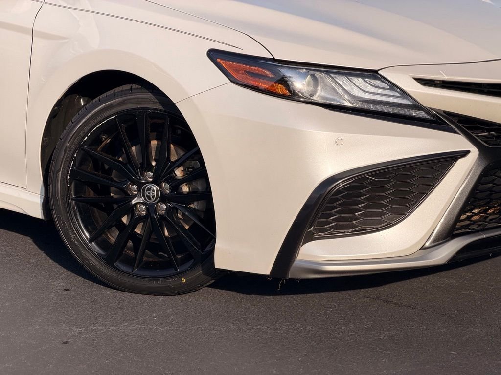 Used 2021 Toyota Camry XSE w/ Navigation Package FWD image 4