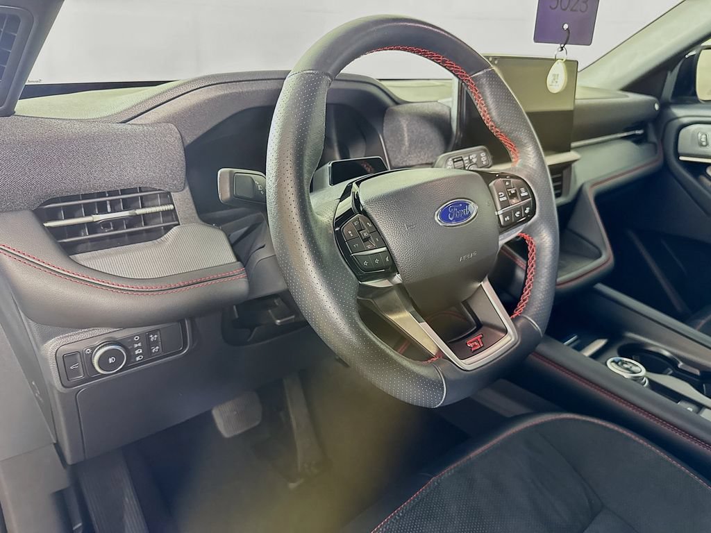 Used 2025 Ford Explorer ST w/ Sun And Sound Package AWD/4WD image 9