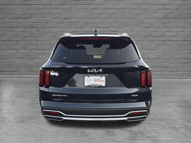 Used 2023 Kia Sorento EX w/ Panoramic Sunroof Package FWD image 4