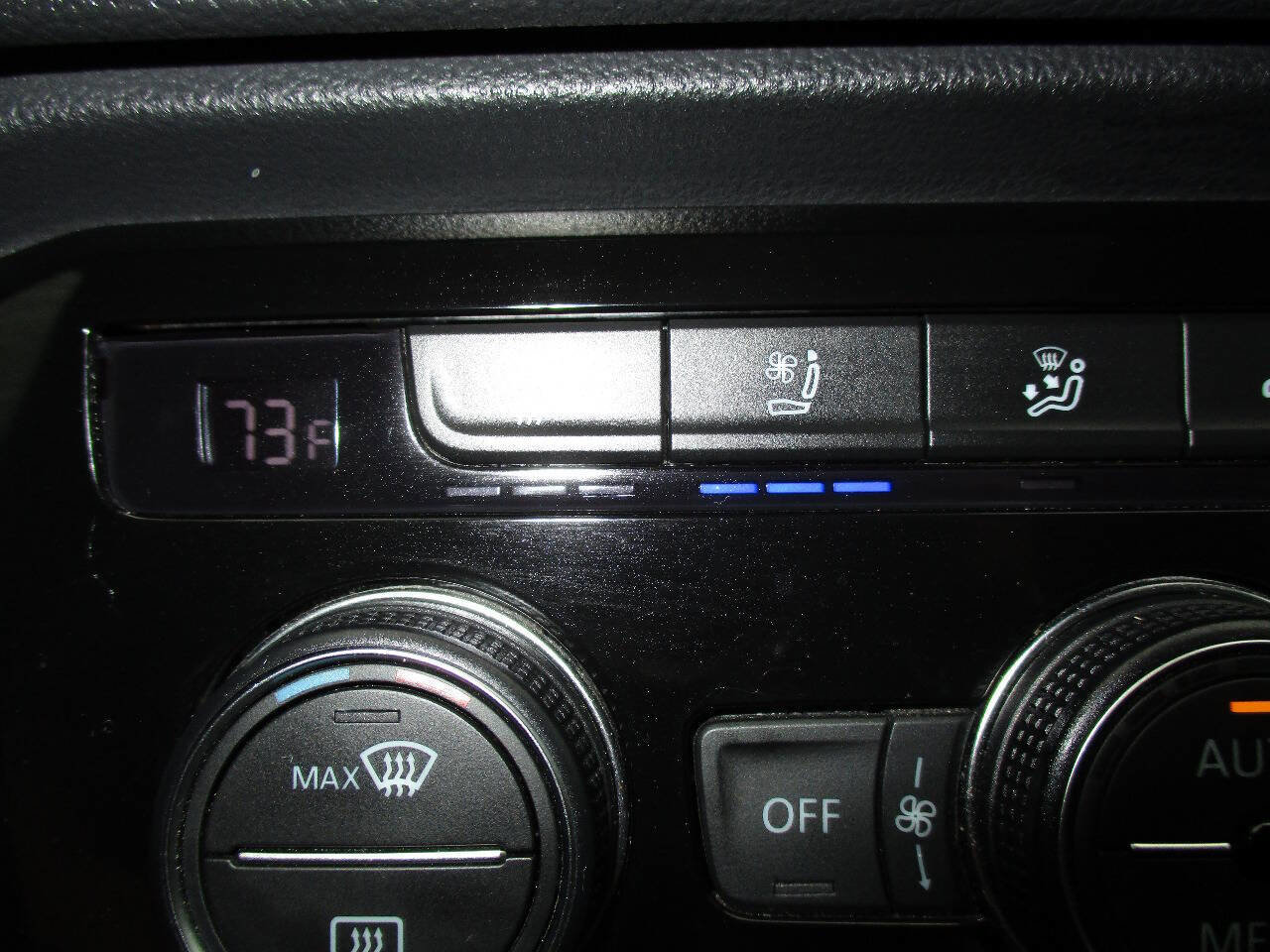 Used 2022 Volkswagen Taos SEL image 37