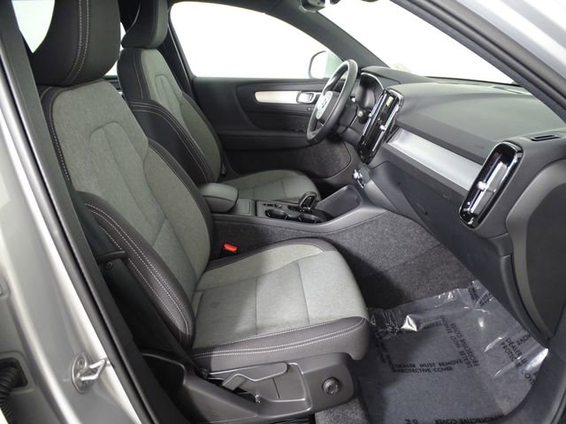 Used 2025 Volvo XC40 B5 Core AWD/4WD image 15