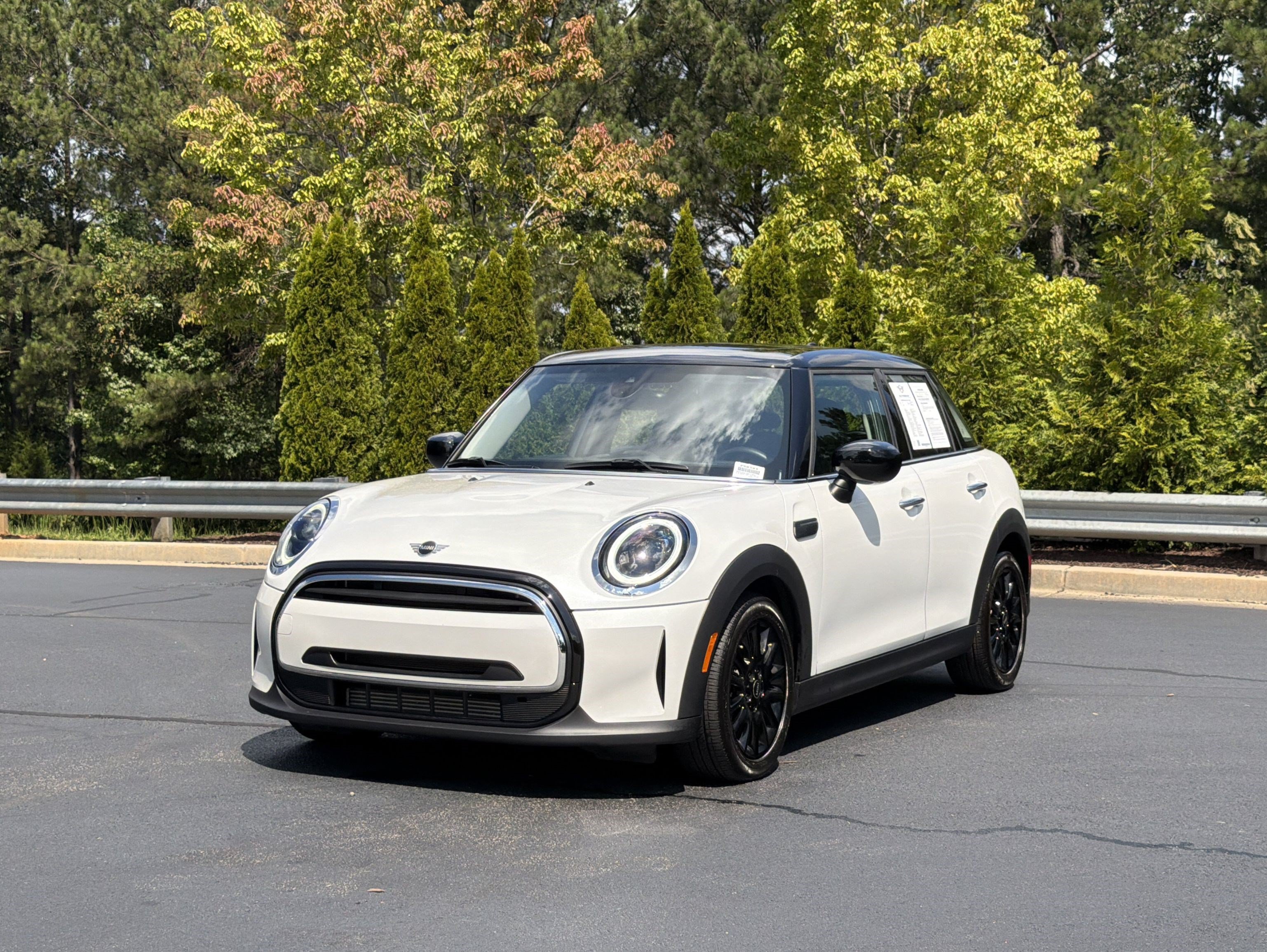 Used 2024 MINI Cooper 4-Door Hardtop FWD image 13