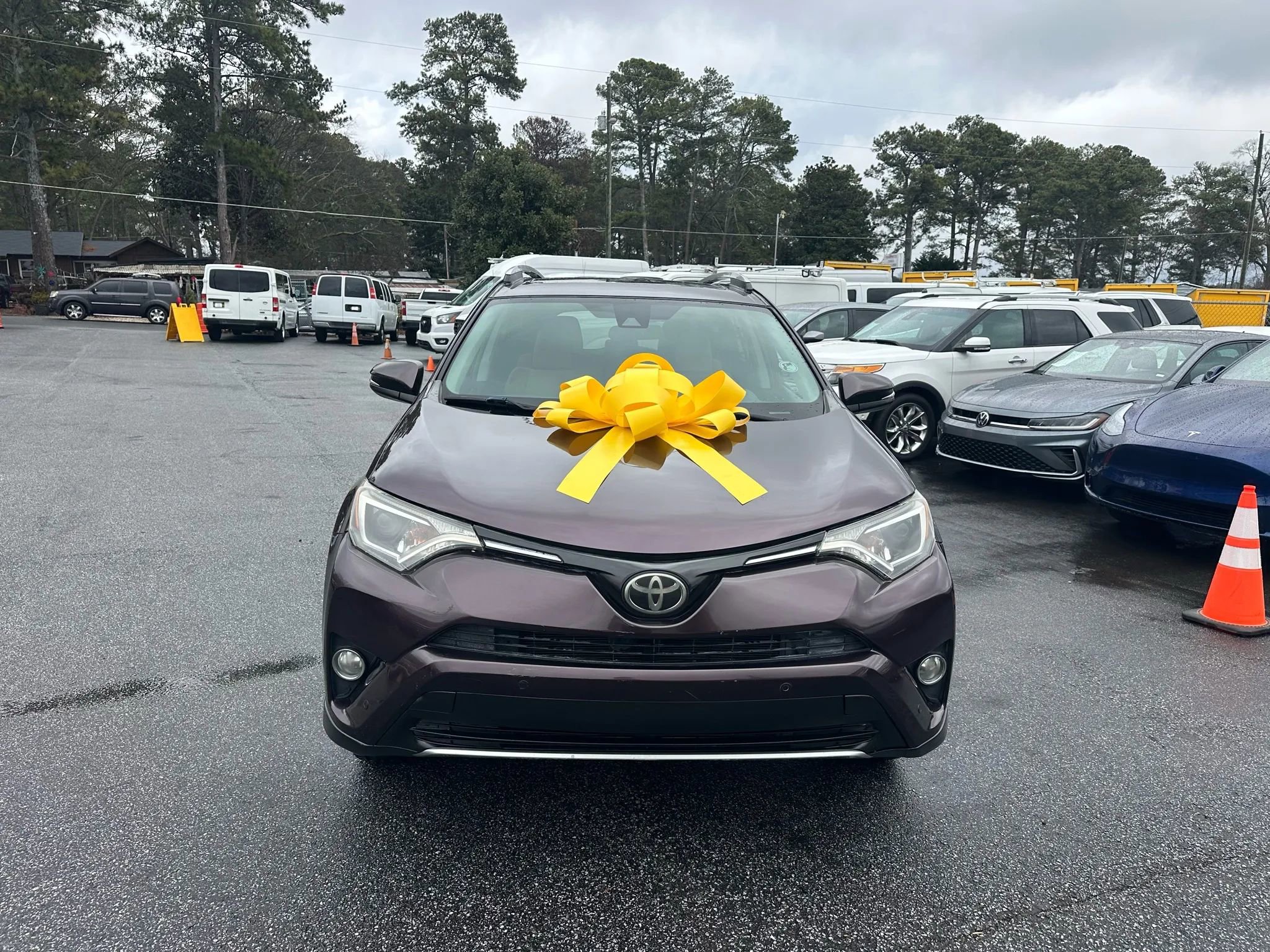 Used 2016 Toyota RAV4 XLE w/ Convenience Package image 3