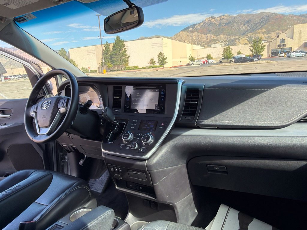 Used 2015 Toyota Sienna SE Premium FWD image 25
