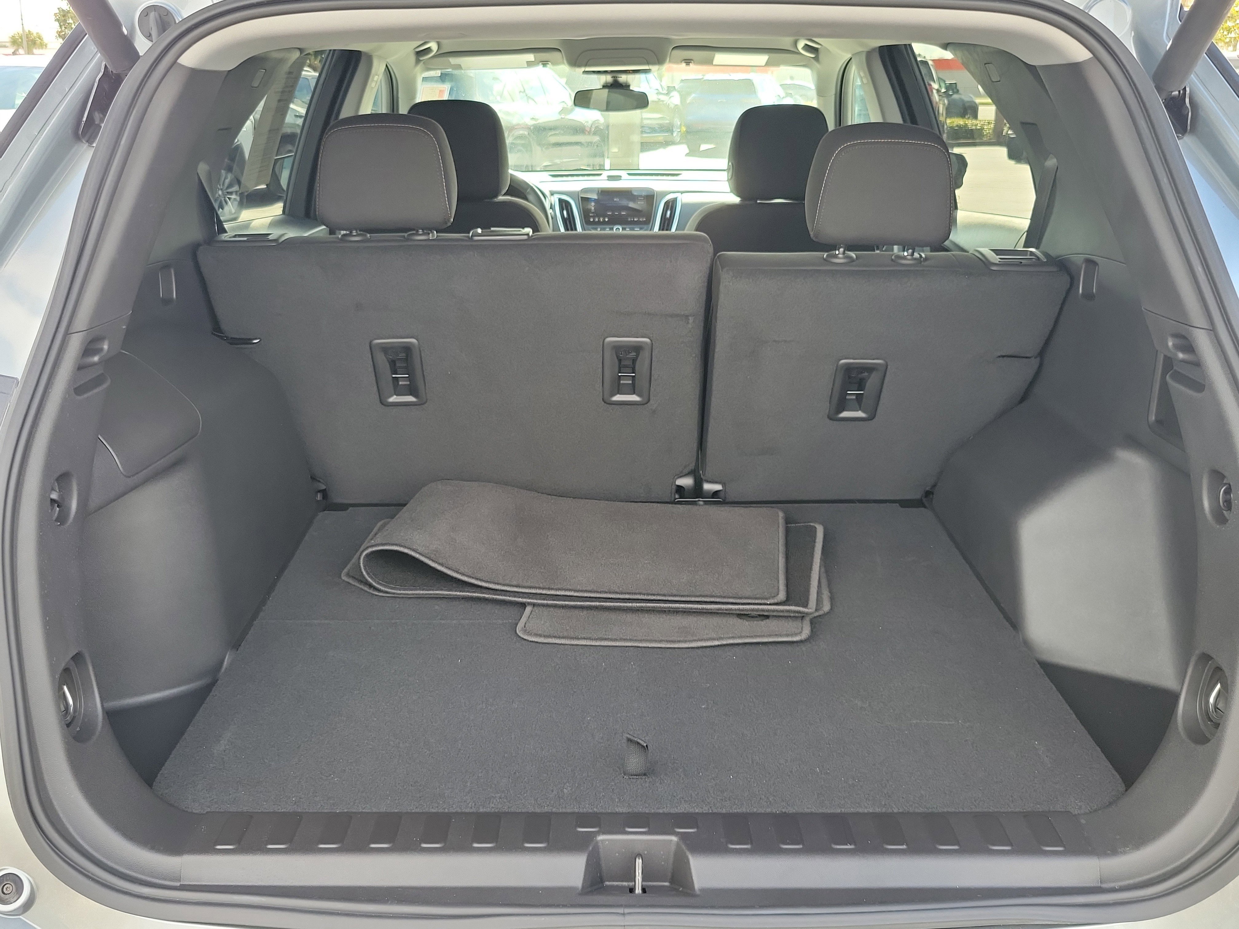 Used 2024 Chevrolet Equinox LT image 11