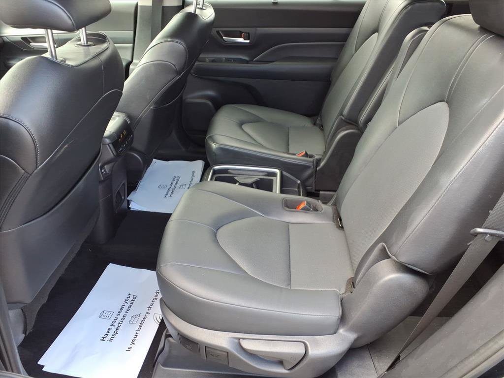 Certified 2025 Toyota Grand Highlander AWD image 13