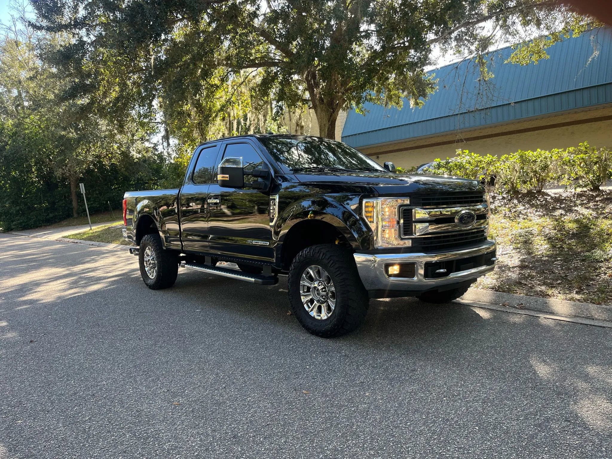 Used 2019 Ford F250 XLT w/ XLT Premium Package image 7