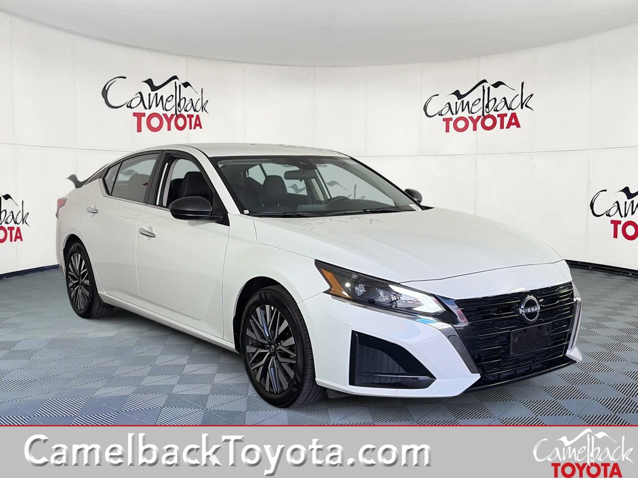 Used 2025 Nissan Altima 2.5 SV FWD image 1