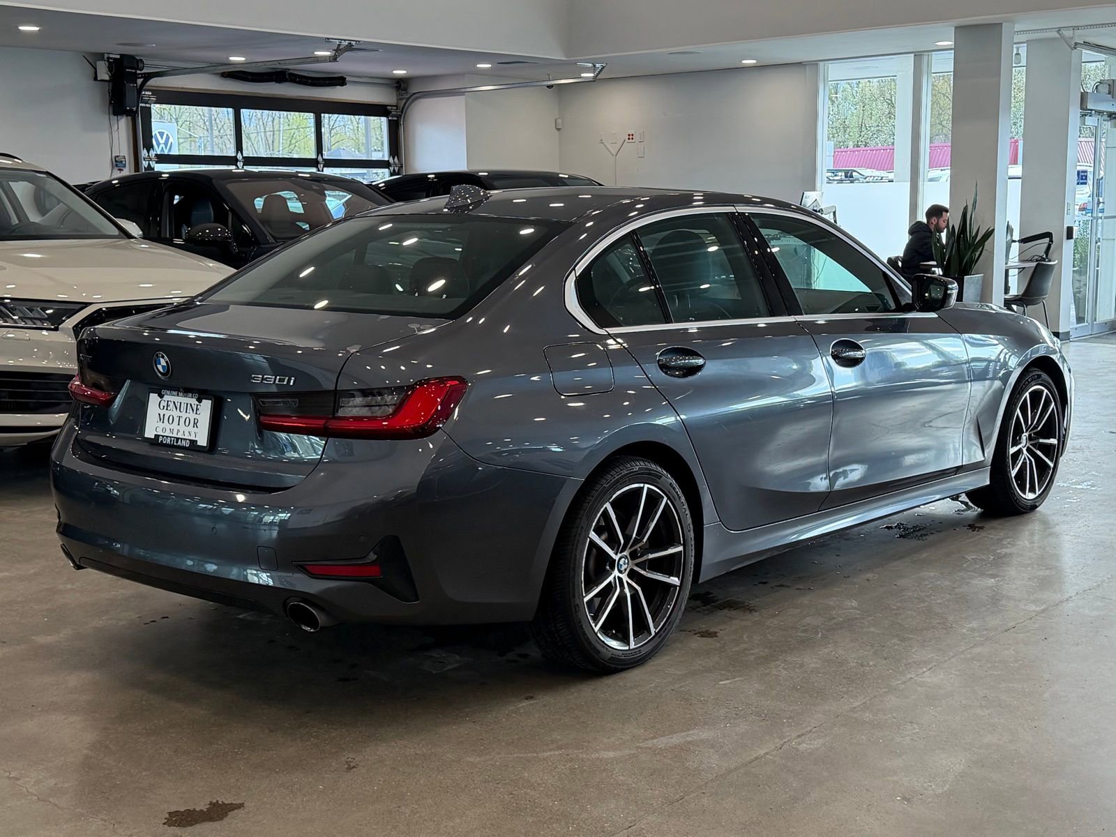 Used 2020 BMW 330i xDrive Sedan w/ Convenience Package image 4