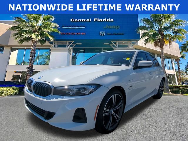 Used 2023 BMW 330e w/ Driving Assistance Package image 9