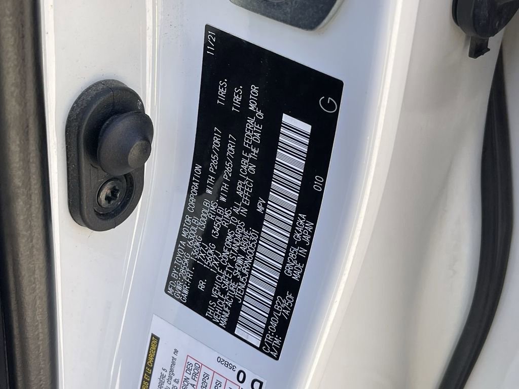 Used 2022 Toyota 4Runner SR5 Premium w/ Moonroof Package AWD/4WD image 34