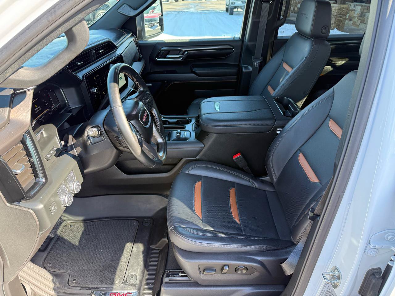 Used 2024 GMC Sierra 2500 AT4 w/ AT4 Premium Plus Package AWD/4WD image 11