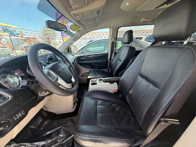 Used 2012 Chrysler Town & Country Touring w/ Entertainment Group #1 image 11