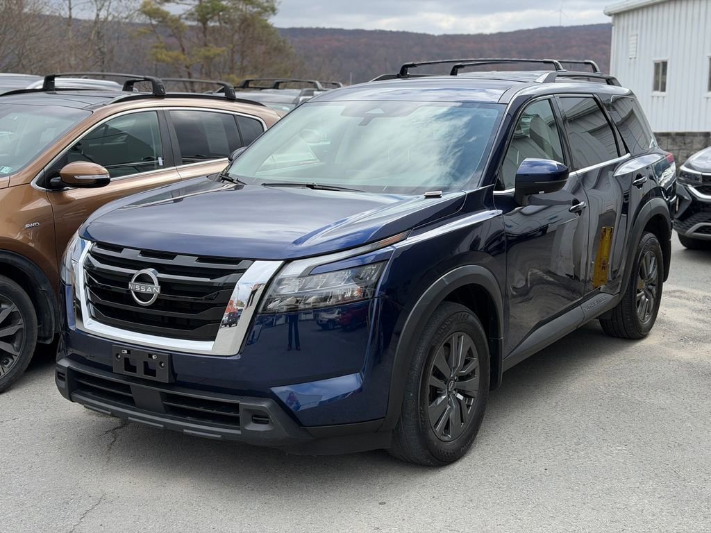 Used 2024 Nissan Pathfinder SV AWD/4WD image 1
