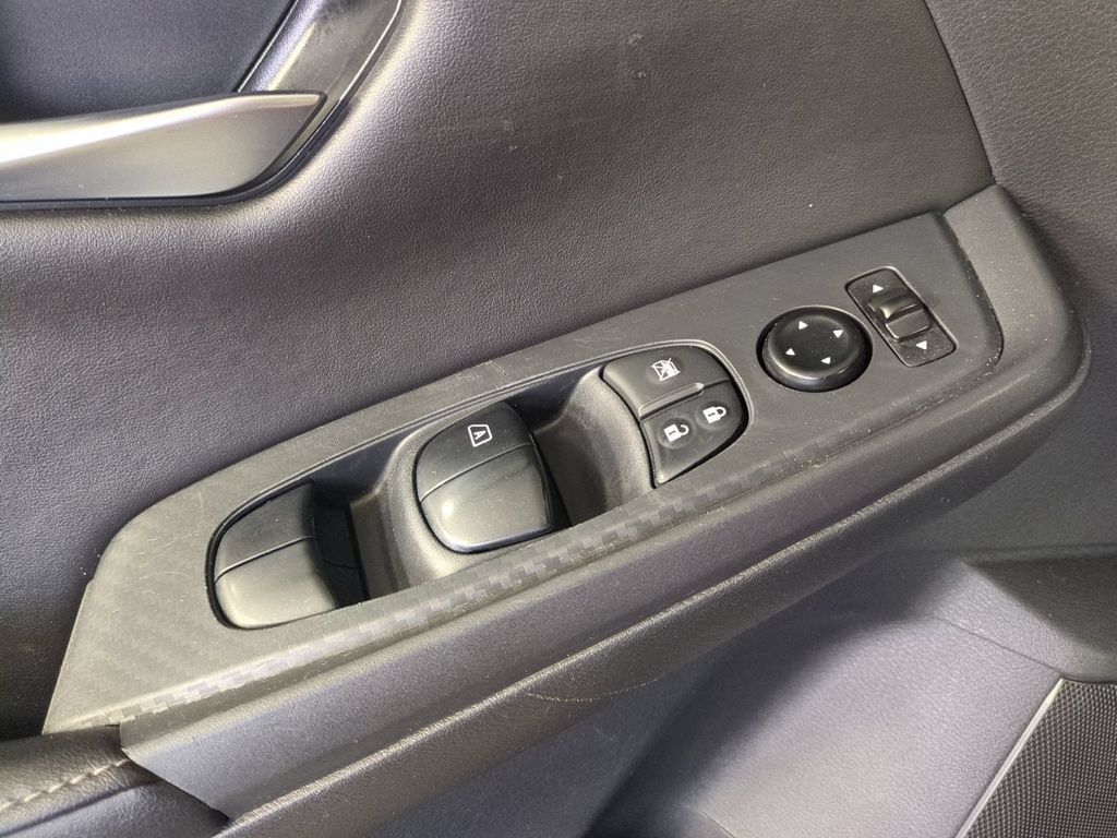 Used 2025 Nissan Sentra SV FWD image 27