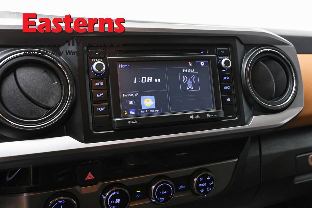Used 2018 Toyota Tacoma SR5 AWD/4WD image 18