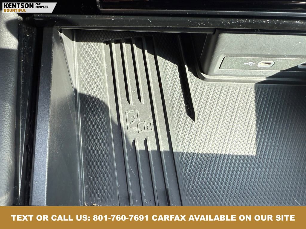 Used 2025 Volkswagen Atlas SE image 25