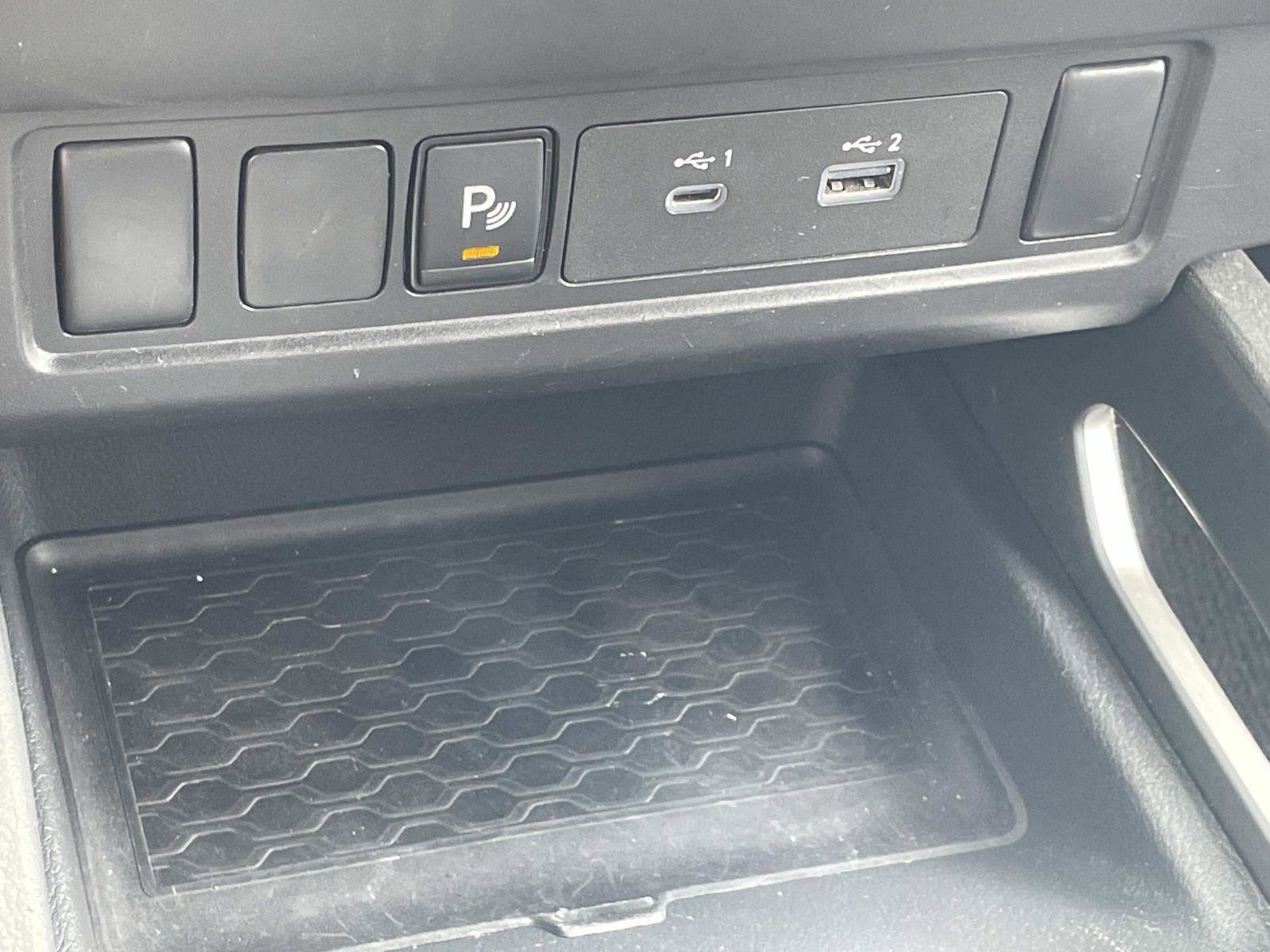 Used 2025 Nissan Frontier SV image 17