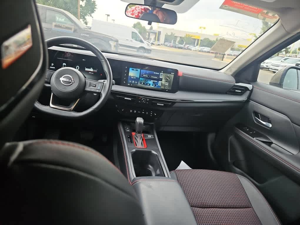 Used 2025 Nissan Kicks SR w/ SR Premium Package AWD/4WD image 10