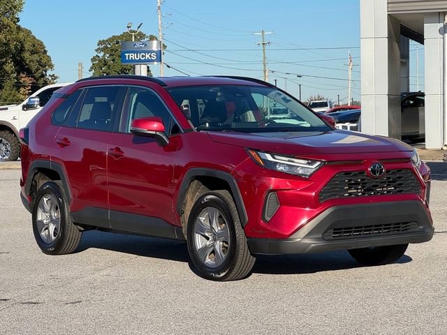 Used 2022 Toyota RAV4 XLE image 1