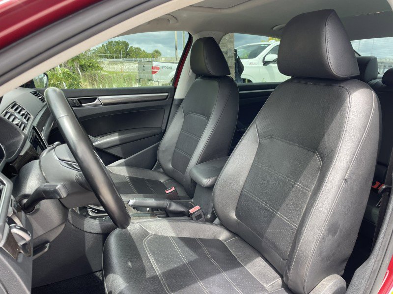 Used 2017 Volkswagen Passat 1.8T SE FWD image 2