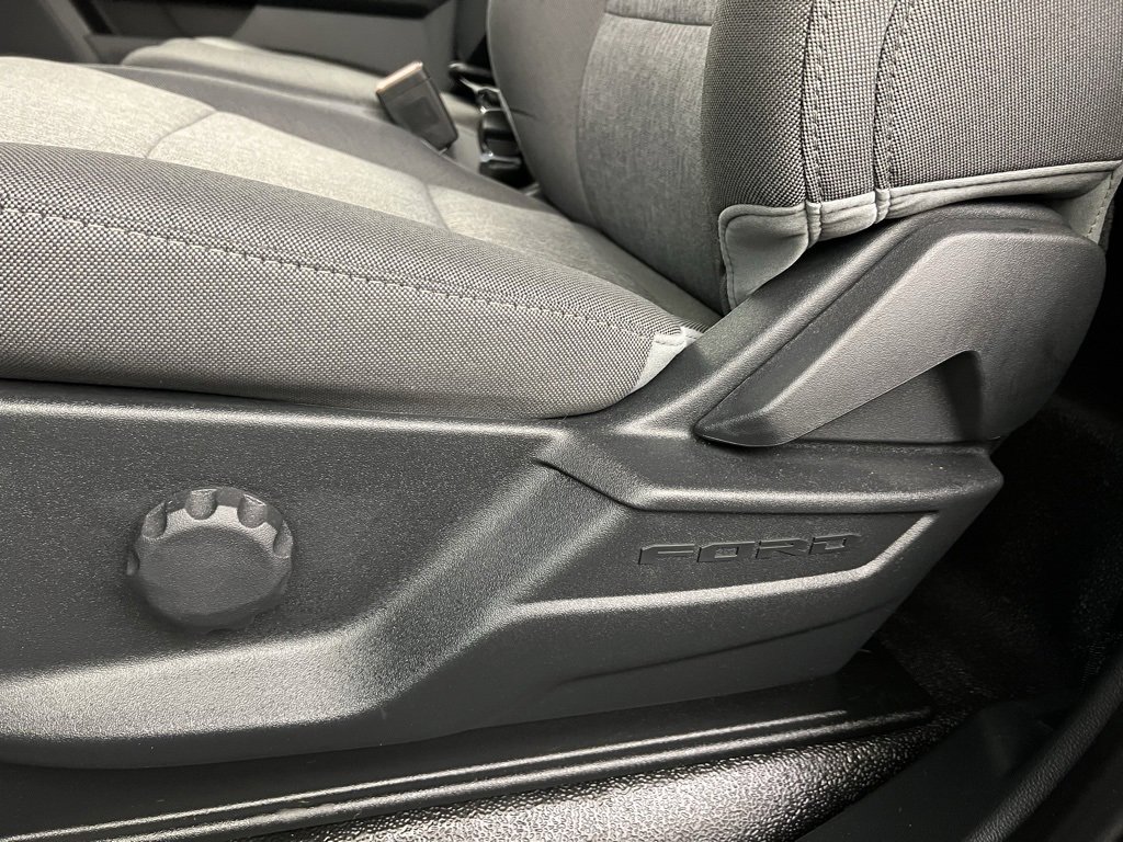 New 2025 Ford F550 4x4 Regular Cab Super Duty image 25