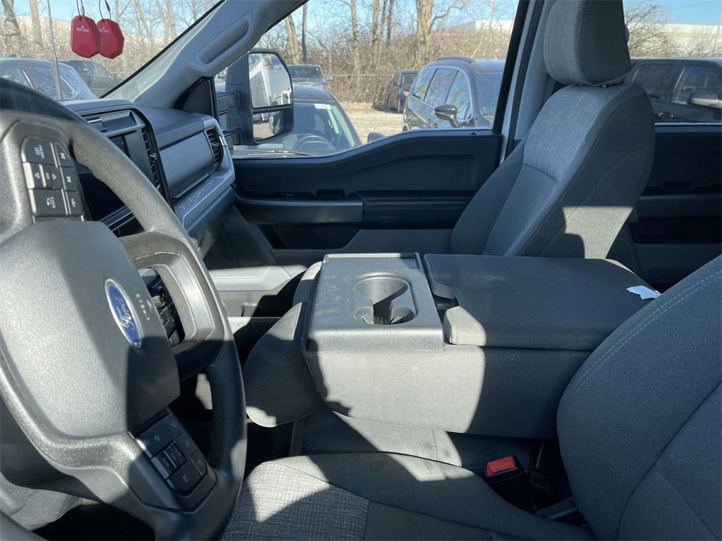 Used 2025 Ford F250 XLT image 4
