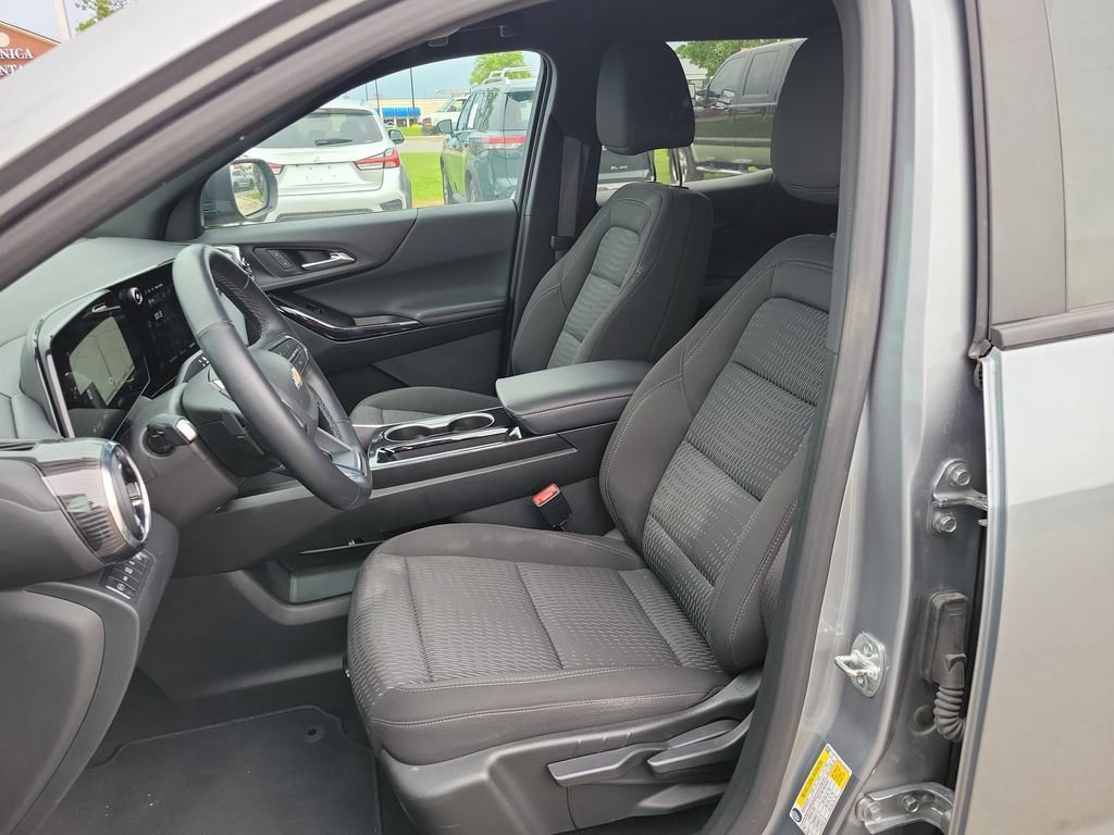 Used 2025 Chevrolet Equinox LT AWD/4WD image 12