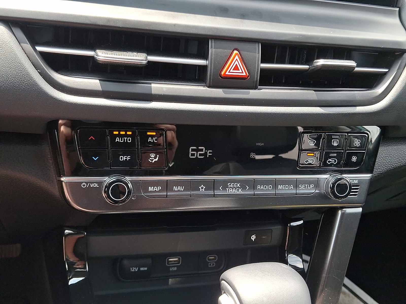 Used 2024 Kia Seltos EX AWD/4WD image 17