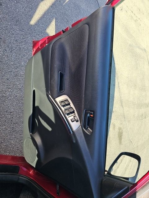 Used 2003 Pontiac Vibe w/ Power Group Value Package image 25