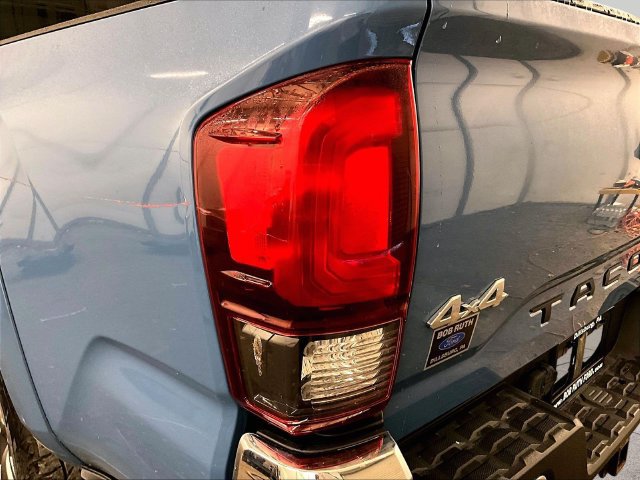 Used 2019 Toyota Tacoma SR5 AWD/4WD image 29