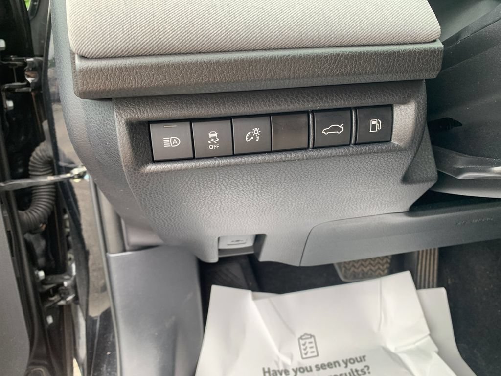Used 2025 Toyota Camry LE w/ Convenience Package FWD image 31