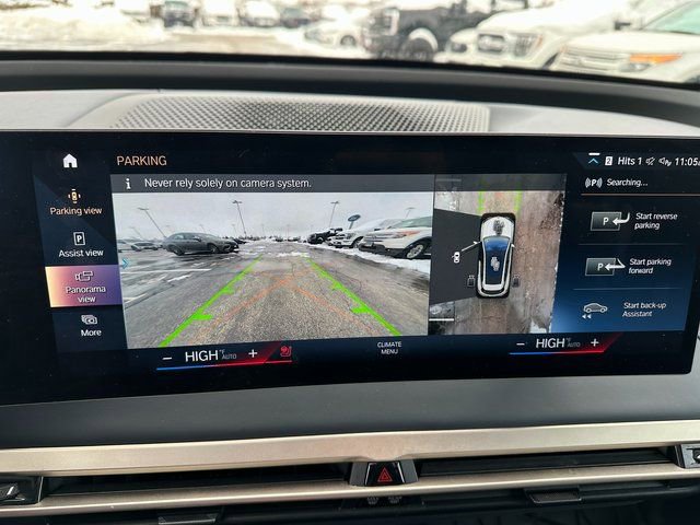 Used 2023 BMW iX xDrive50 w/ Premium Package image 27