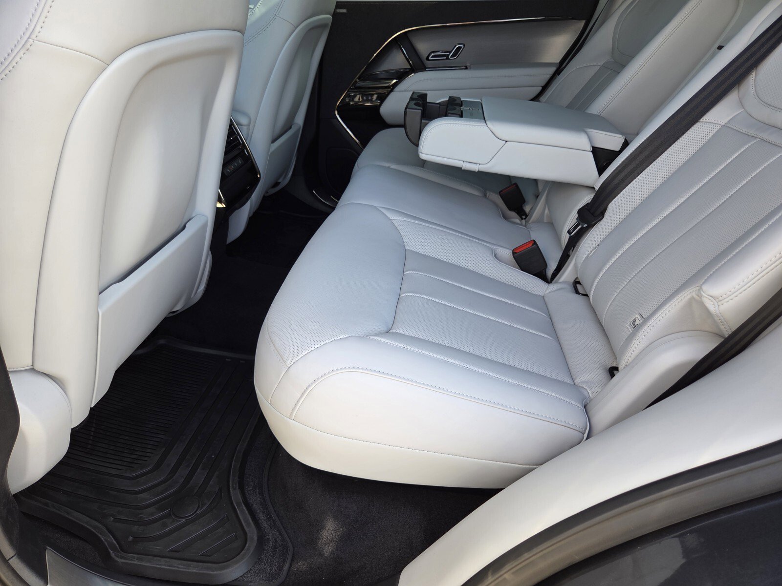 New 2025 Land Rover Range Rover Sport SE image 16