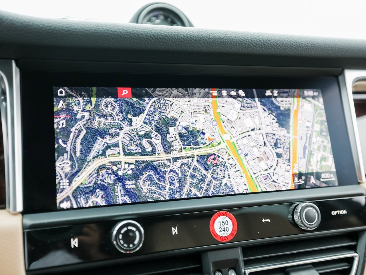 Certified 2023 Porsche Macan image 18