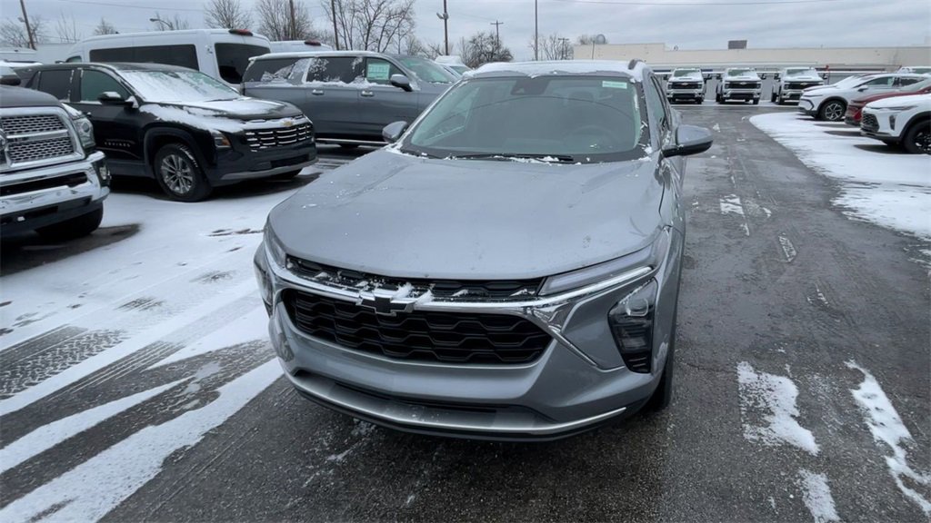 New 2026 Chevrolet Trax LT w/ Sunroof Package image 5