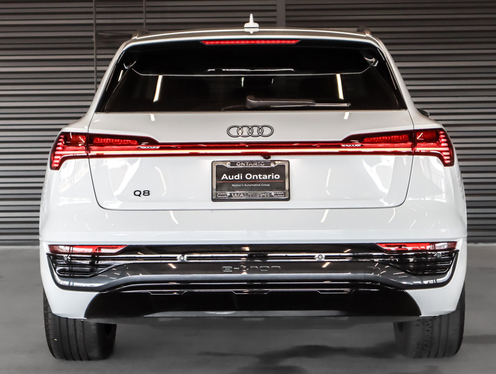 Used 2024 Audi Q8 e-tron Premium Plus w/ Premium Plus Package image 14