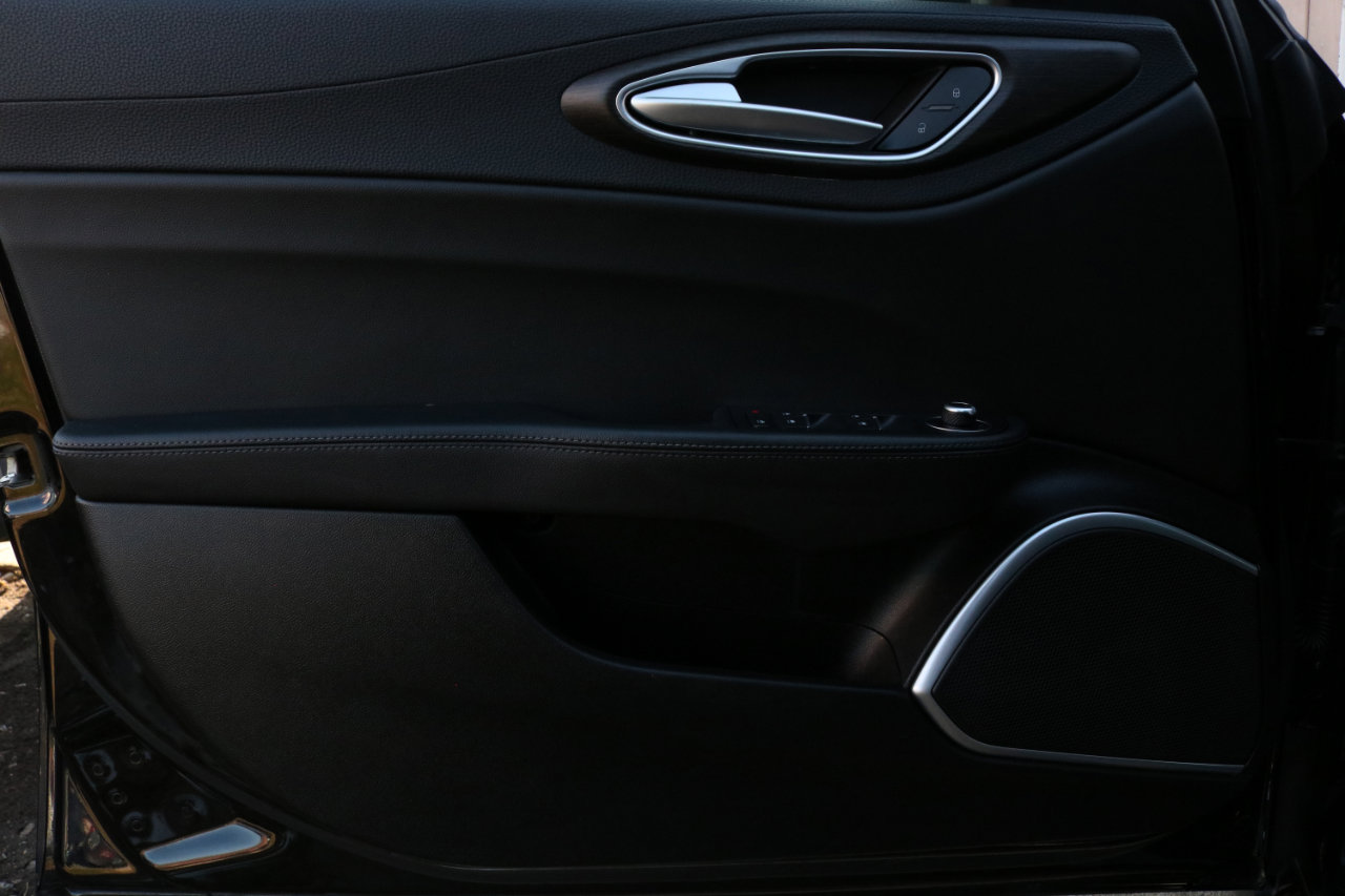 Used 2021 Alfa Romeo Giulia Ti w/ Nero Edizione image 20