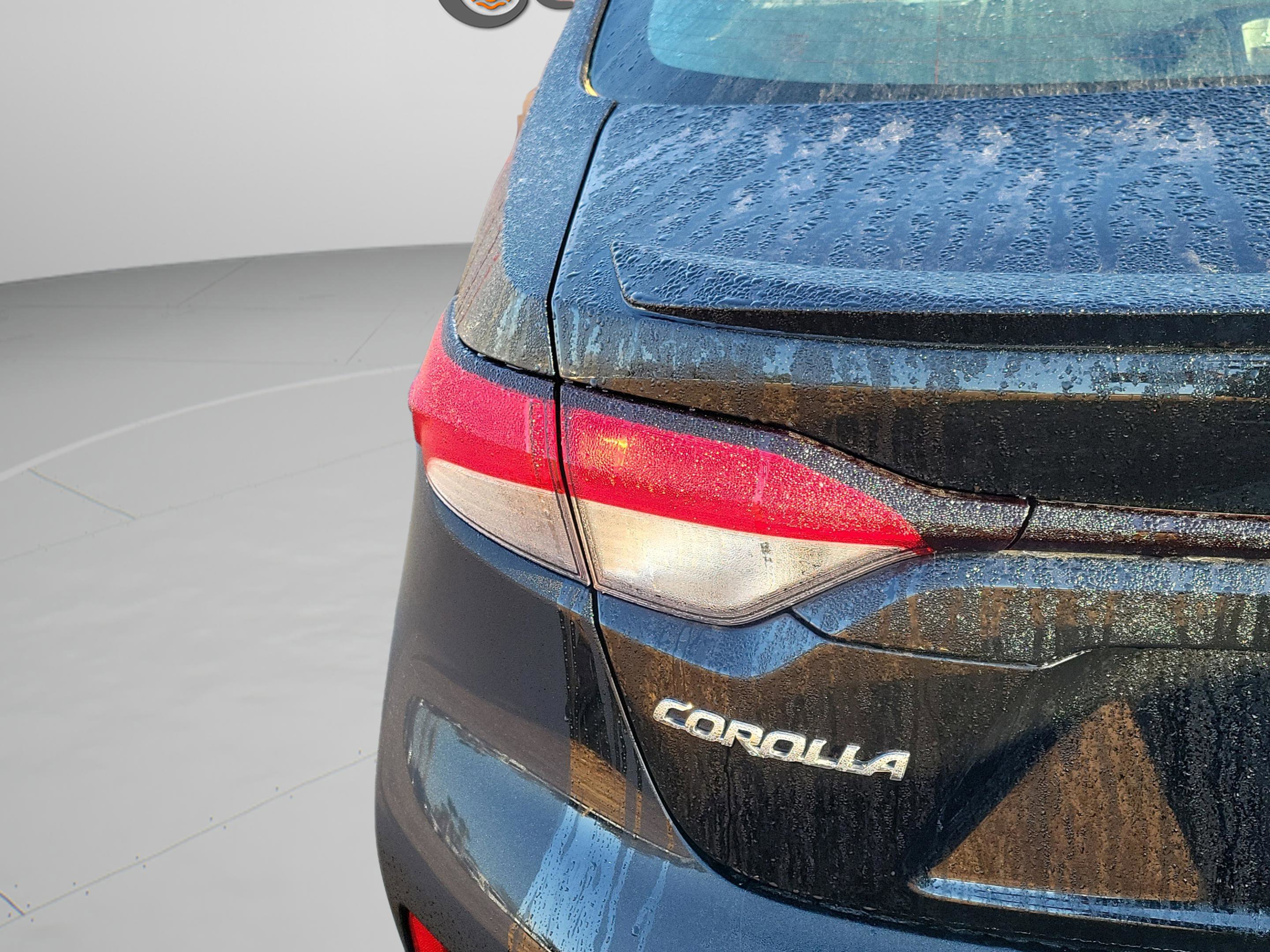 Certified 2025 Toyota Corolla SE image 25